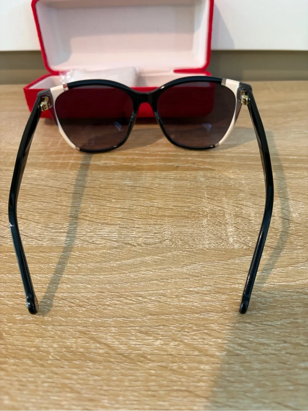 NEW Carolina Herrera CH 0061/S Black Frame Sunglasses with Dark Gradient Lenses